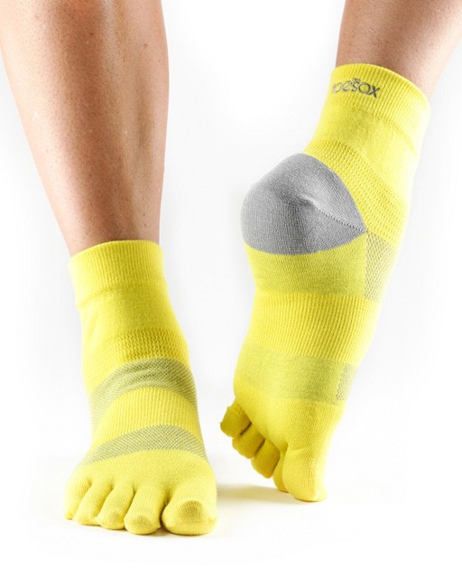 MINNIE kotníčkové sportovní prstové ponožky ToeSox žlutá S