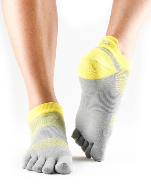LOLO nízké sportovní prstové ponožky ToeSox žlutá S