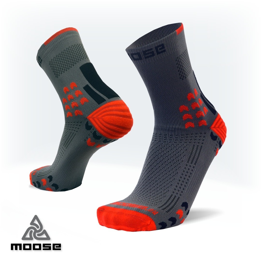 Levně TRAIL kompresní běžecké ponožky Moose červená L